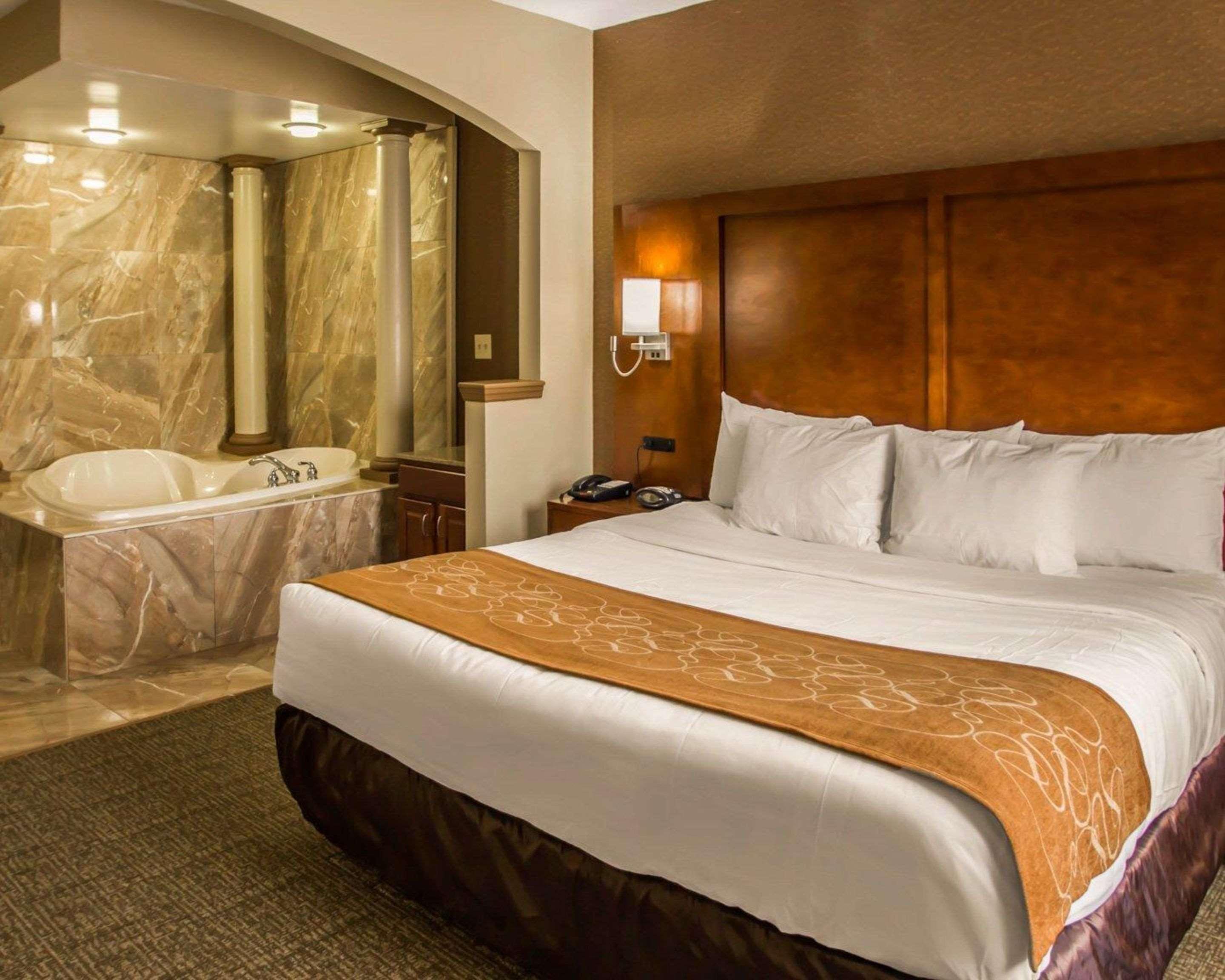 Quality Suites Nyc Gateway North Bergen Exterior foto